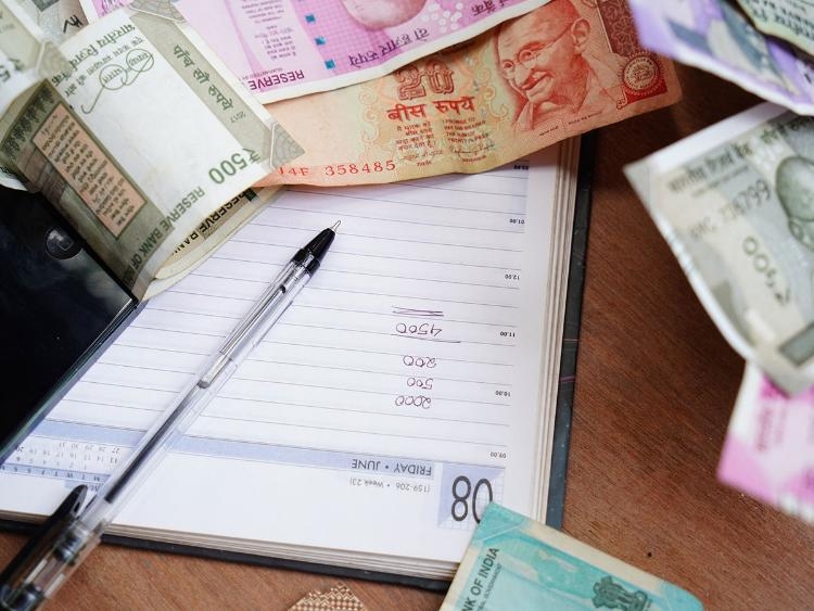 Gulf News – Will the rupee sink when Indians...